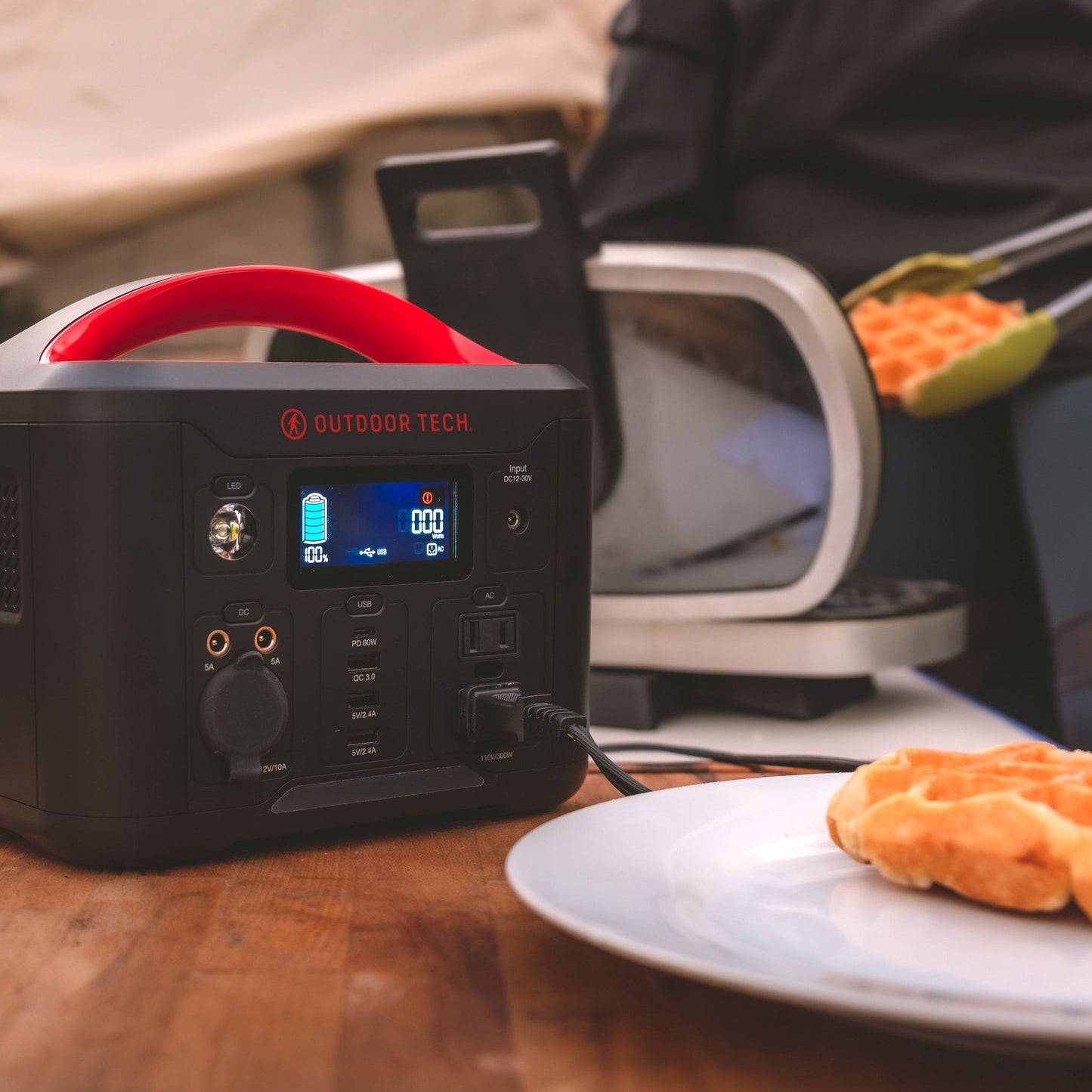Grizzly: A portable power source with a large capacity of 296Wh, perfect for outdoor use
