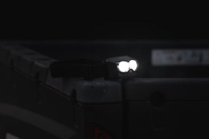 Beacon：500ルーメンのリチャージャブルLEDヘッドライト（モーションセンサー搭載）